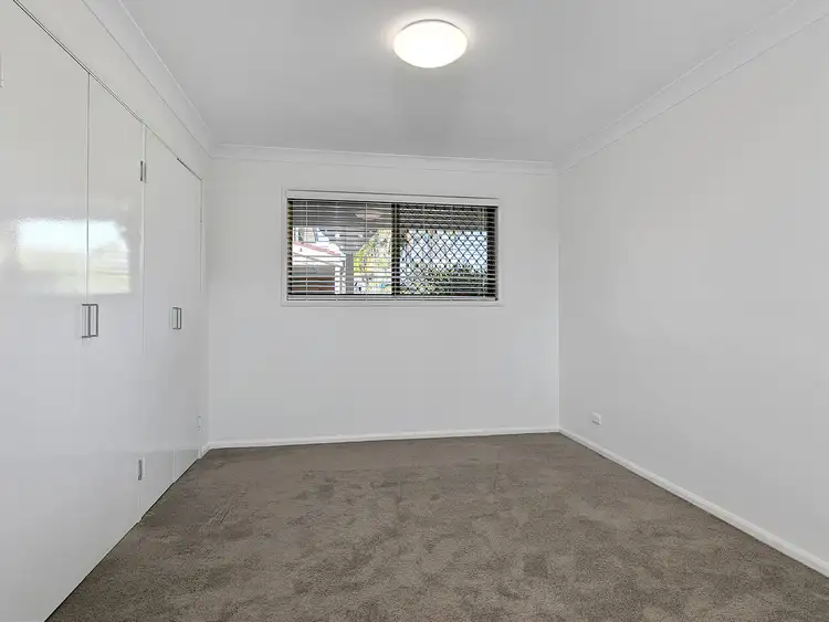 Sixth view of Homely house listing, 4 Julieanne Court, Cleveland QLD 4163