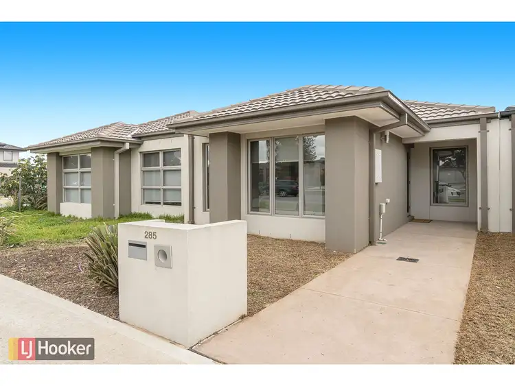 Second view of Homely house listing, 285 Brookfield Boulevard, Craigieburn VIC 3064