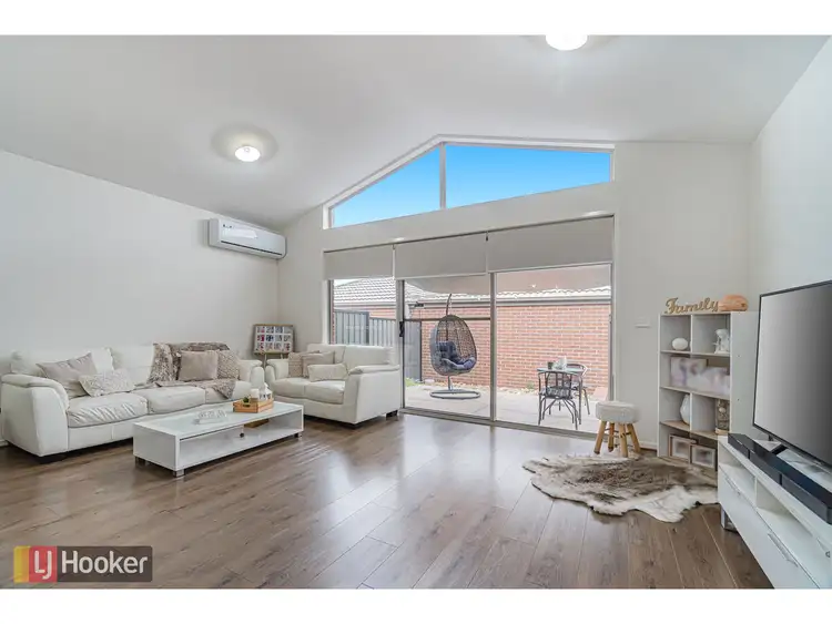 Fourth view of Homely house listing, 285 Brookfield Boulevard, Craigieburn VIC 3064