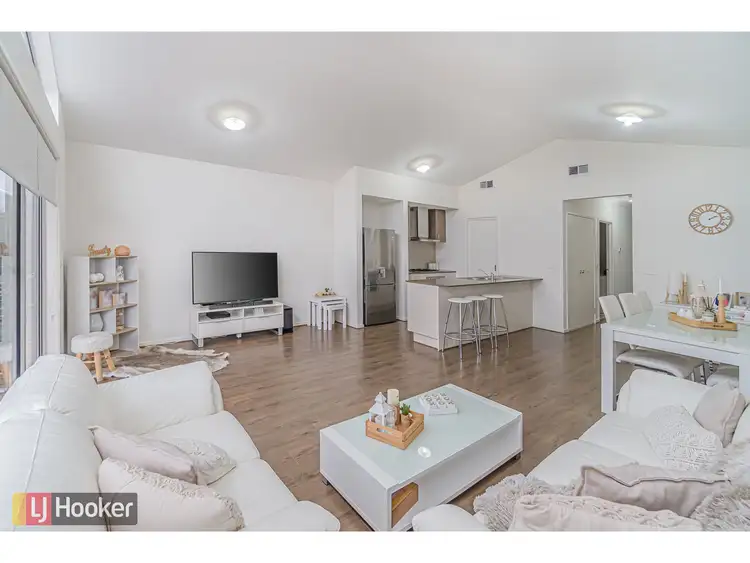 Seventh view of Homely house listing, 285 Brookfield Boulevard, Craigieburn VIC 3064