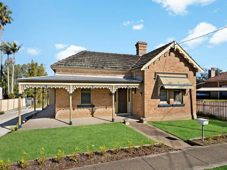 19 Raymond Terrace Road, East Maitland NSW 2323
