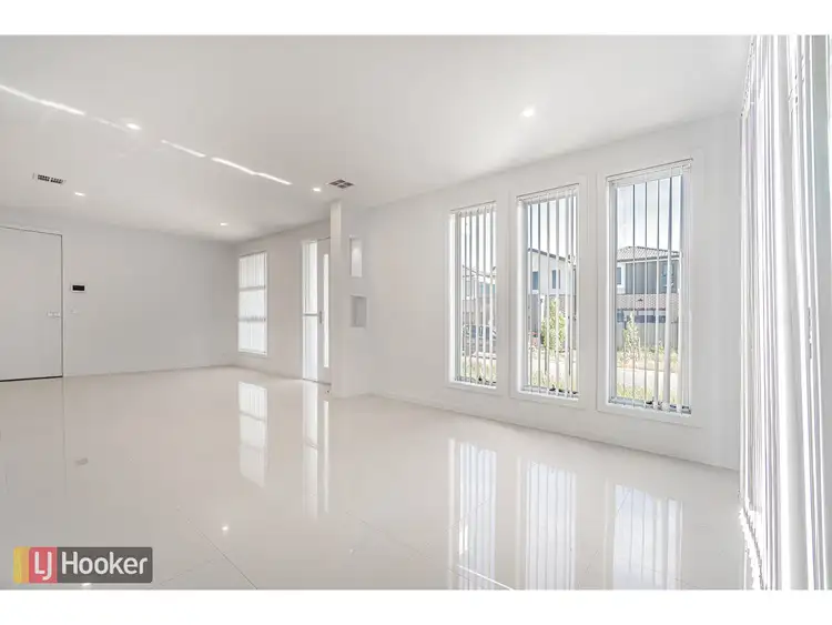 Fifth view of Homely townhouse listing, 16 Zeal Way, Craigieburn VIC 3064