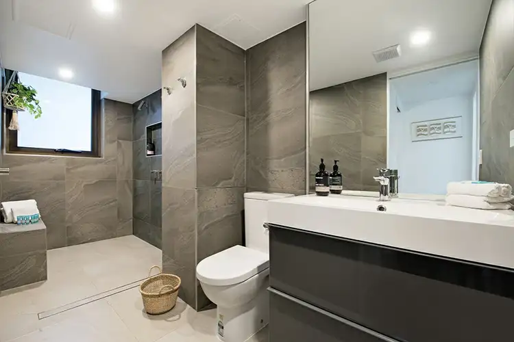 Sixth view of Homely unit listing, 1/219 Surf Parade, Surfers Paradise QLD 4217