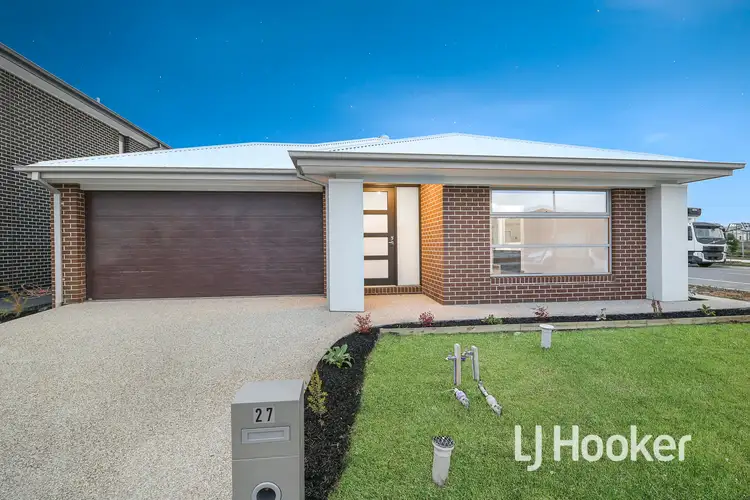 27 Merrin Circuit