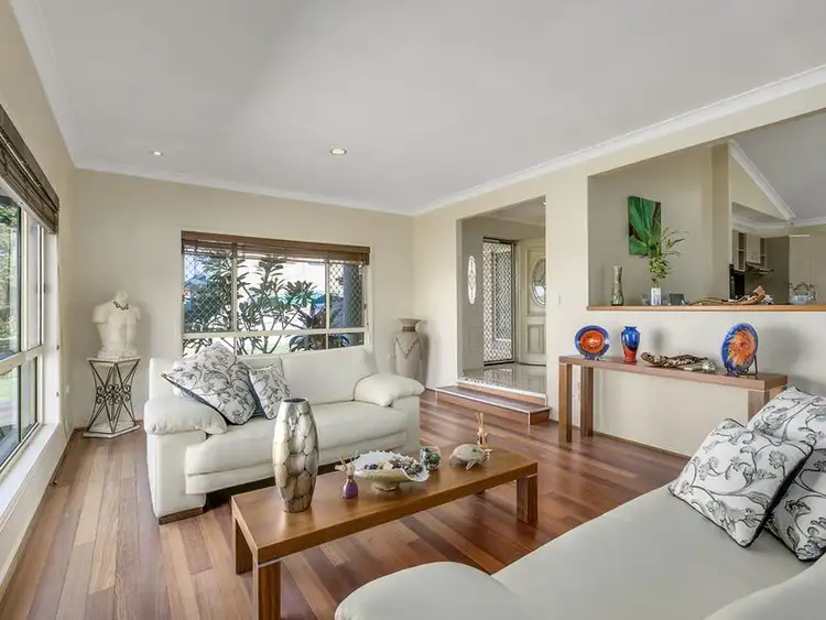 18 Spikes Court, Arundel QLD 4214