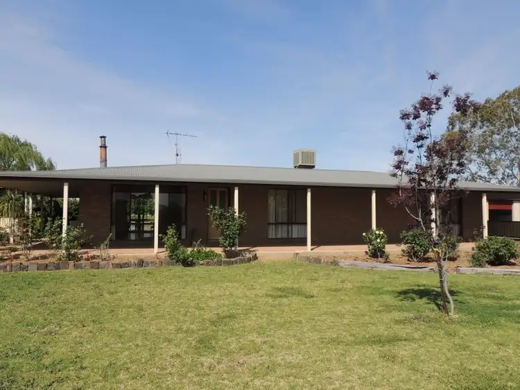 42 Lake Road, Woorinen South VIC 3588