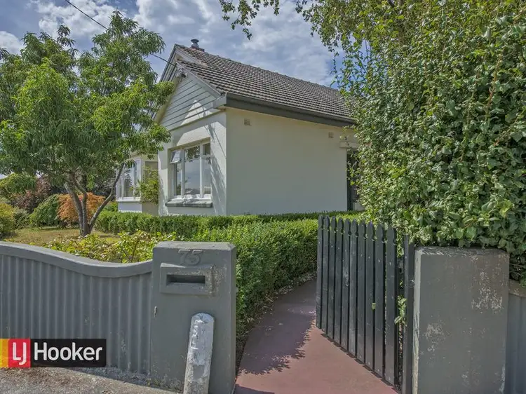 75 Saunders Street, Wynyard TAS 7325