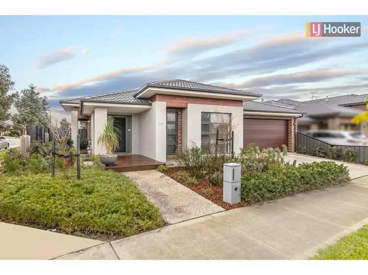 16 Gallantry Avenue, Craigieburn VIC 3064