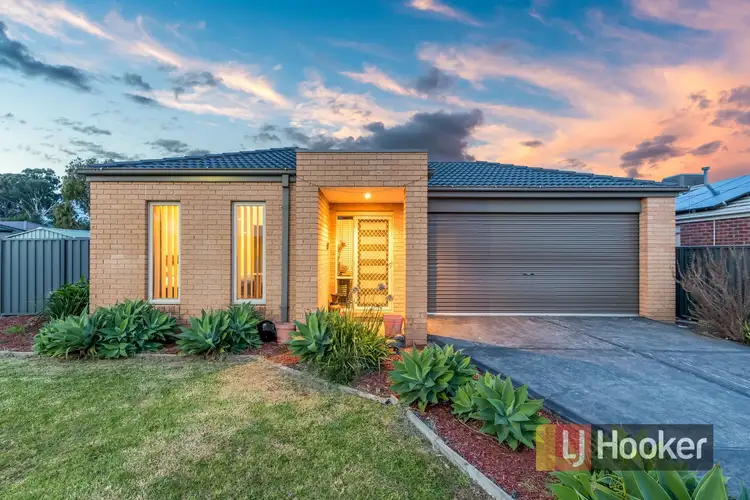 10 Persimmon Lane, Pakenham VIC 3810