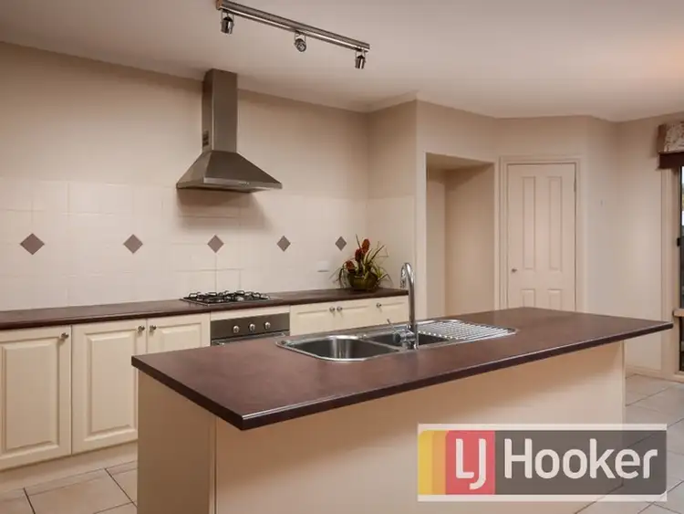 Fourth view of Homely house listing, 2 Hamdon Green, Berwick VIC 3806