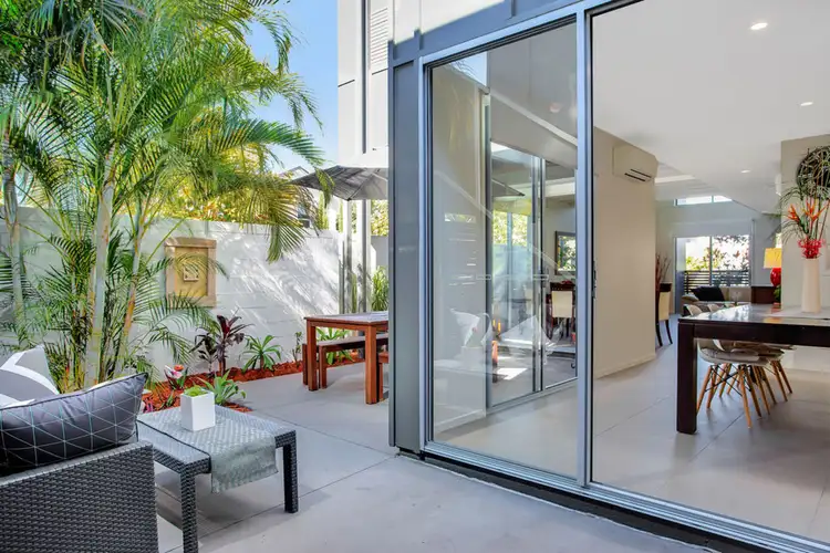 2 Little Blue Lane, Varsity Lakes QLD 4227