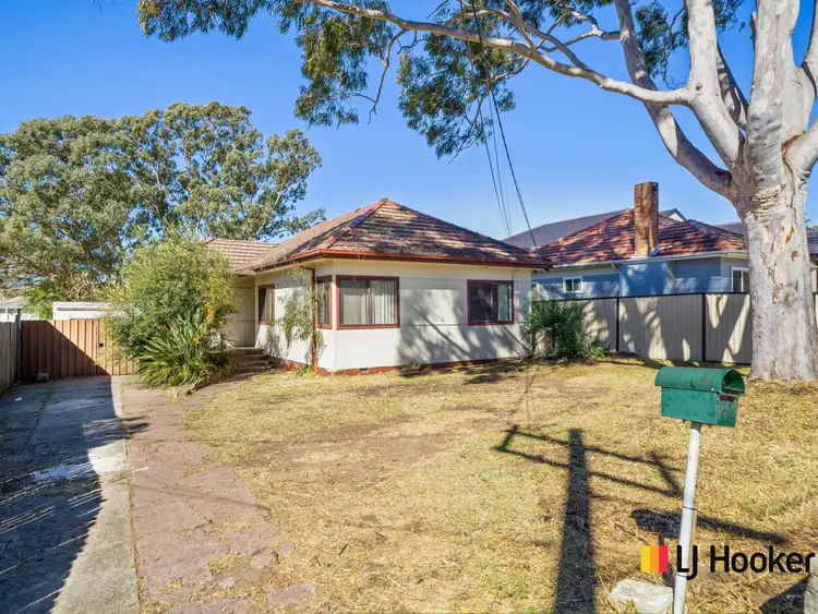 6 Bury Rd, Guildford NSW 2161