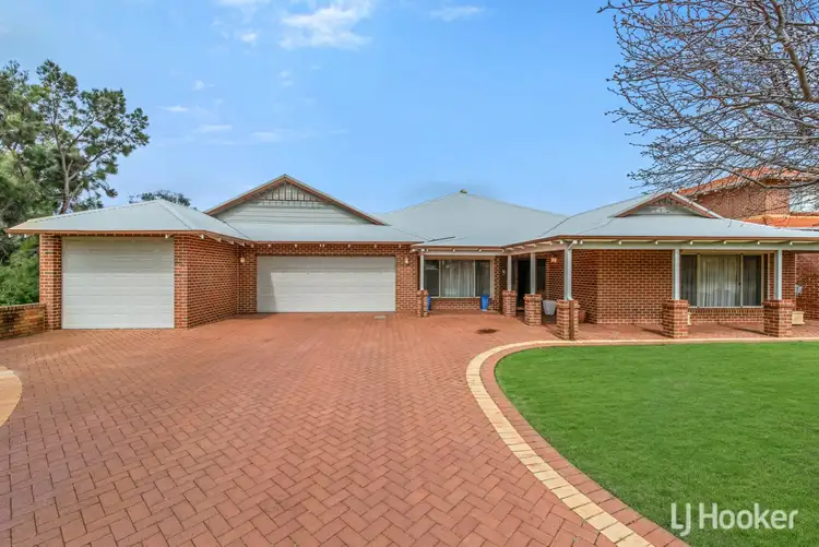 2 Santalum Retreat, Canning Vale WA 6155