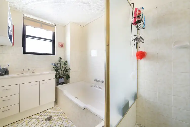 Sixth view of Homely unit listing, 24/72 Marine Parade, Southport QLD 4215
