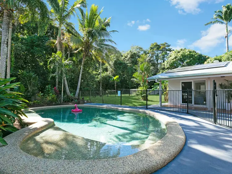 6 Mein Close, Brinsmead QLD 4870