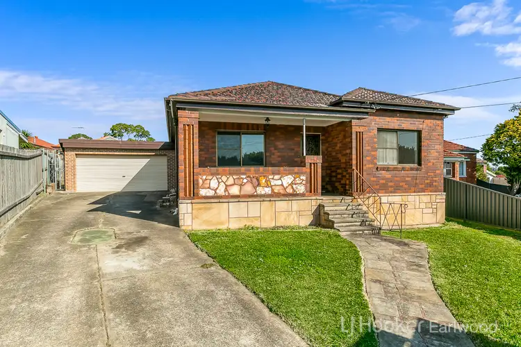 30 Woodlawn Ave, Earlwood NSW 2206