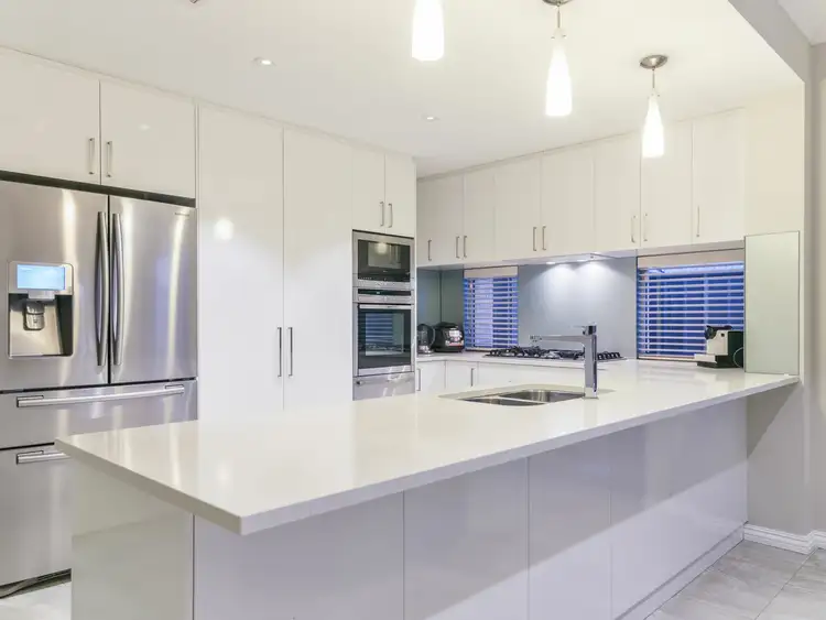 3 Breen Way, Queens Park WA 6107