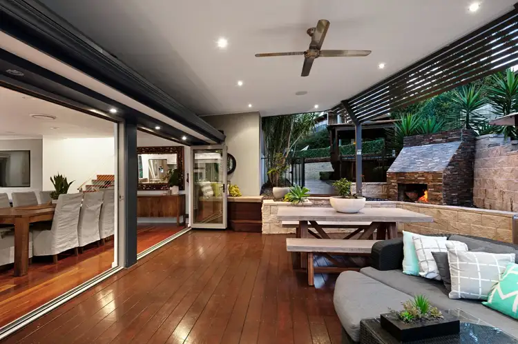 2 Leasingham Close, Eleebana NSW 2282