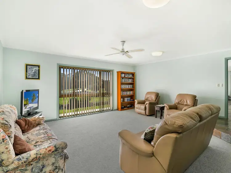Fifth view of Homely house listing, 6 Kearns Close, Broadford VIC 3658