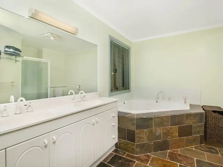 Seventh view of Homely house listing, 6 Kearns Close, Broadford VIC 3658