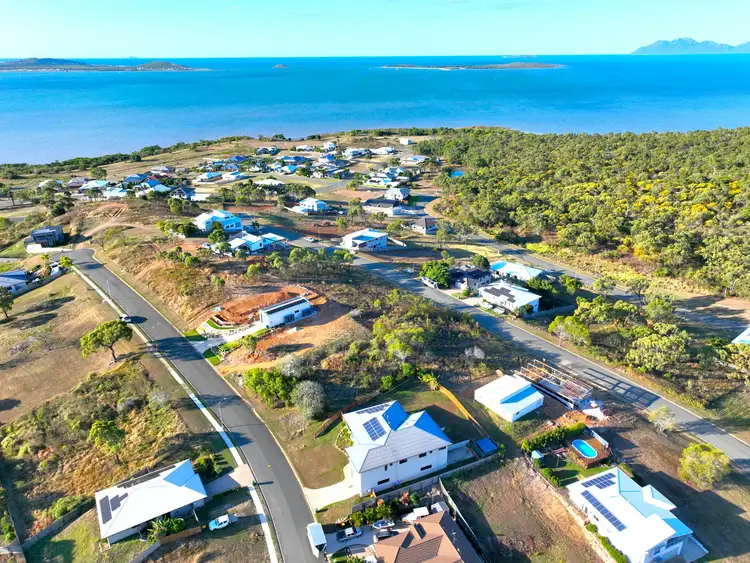 10 Harbour View Tce, Bowen QLD 4805