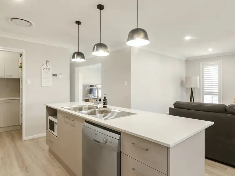 Sixth view of Homely house listing, 9 Lakeview Avenue, Rosenthal Heights QLD 4370