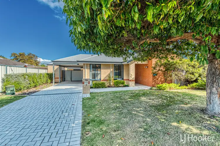 2/10 Longhurst Way, Queens Park WA 6107