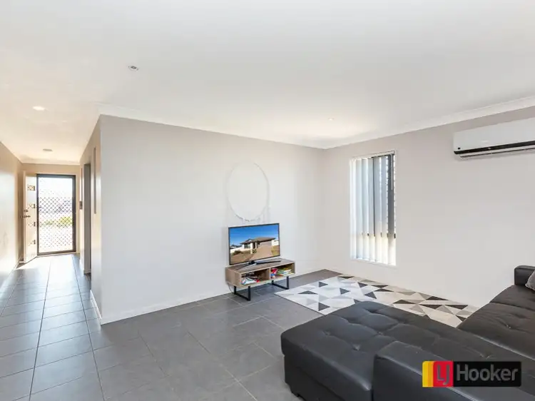 Fifth view of Homely house listing, 2 McKinlay Place, Westdale NSW 2340