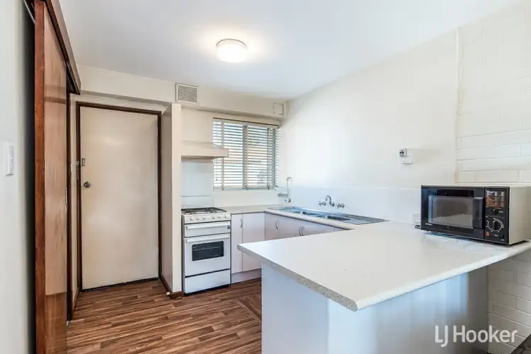 Main view of Homely unit listing, 2/5 Welshpool Road, St James WA 6102