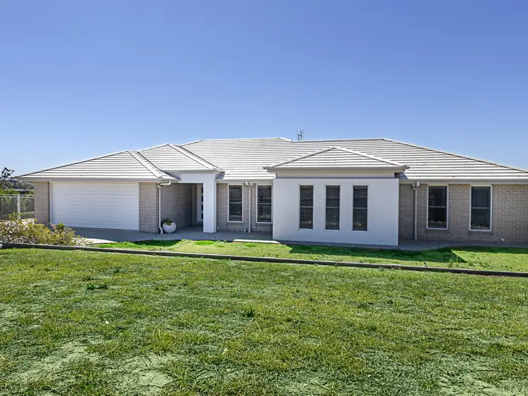 12 Lakeview Avenue, Warwick QLD 4370