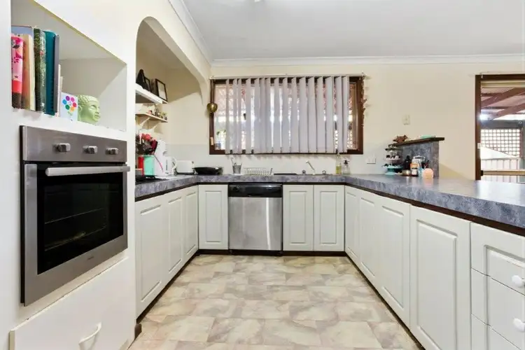 2 Leslie Loop, Baynton WA 6714