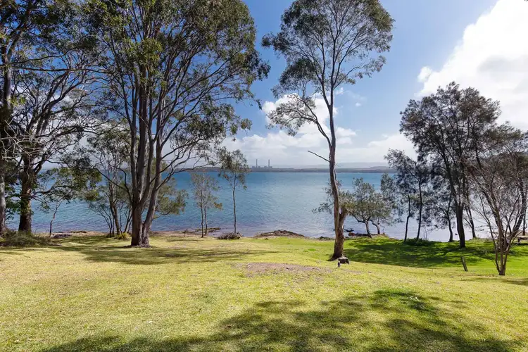 106 Beach Road, Wangi Wangi NSW 2267
