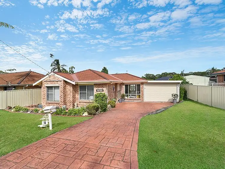 Second view of Homely house listing, 18 Scenic Circle, Budgewoi NSW 2262