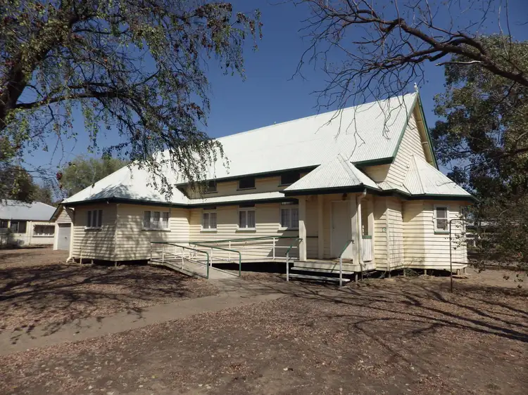 27 Cordelia Street, Surat QLD 4417