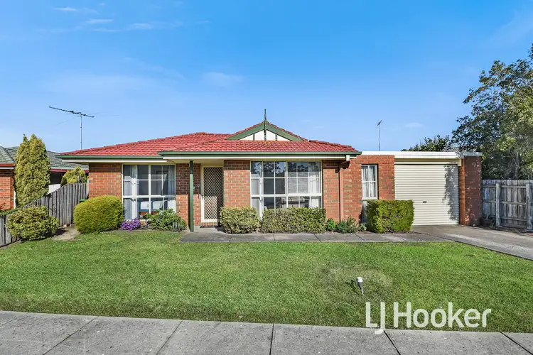 34 Simon Drive, Pakenham VIC 3810