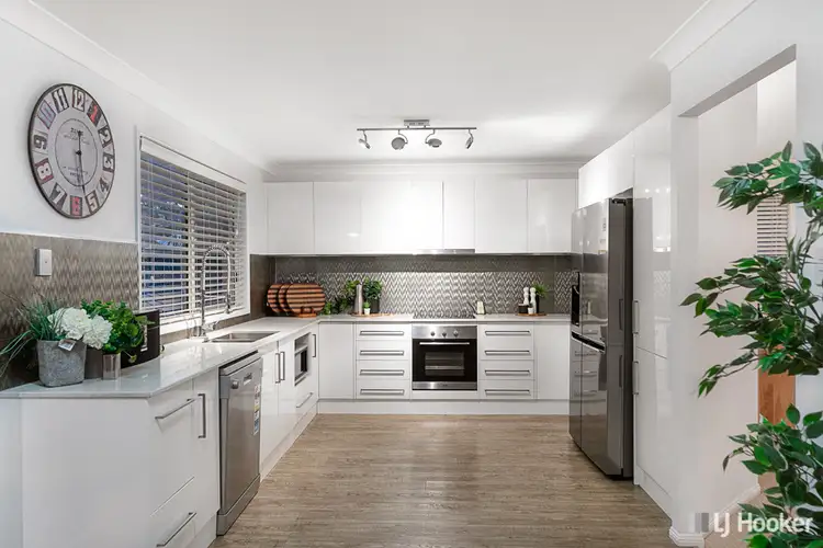 5 Sirocco Court, Ormiston QLD 4160