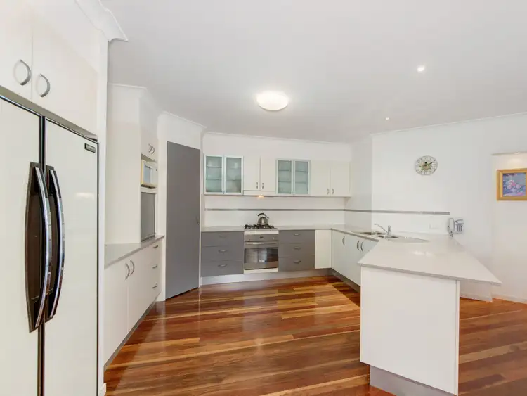 Fifth view of Homely house listing, 10 Kerrigan Court, Mudgeeraba QLD 4213