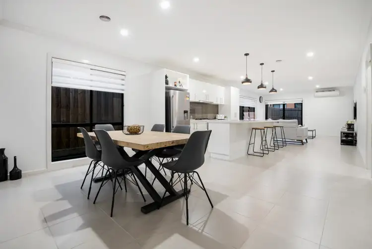 Fourth view of Homely house listing, 27 Eynesbury View, Wollert VIC 3750