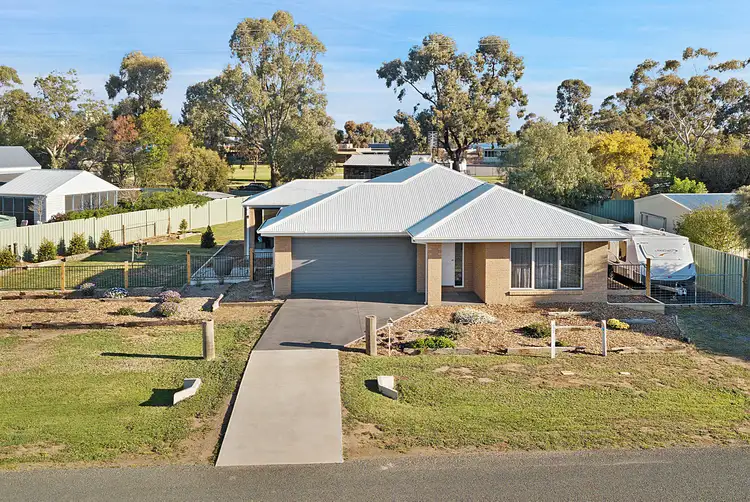 4 Cromwell Street, Rochester VIC 3561