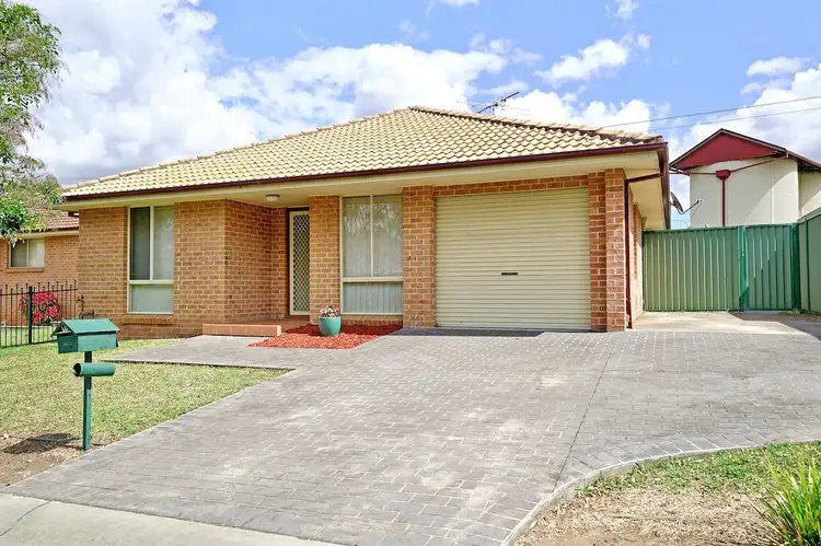 5/17 Poplar Crescent, Bradbury NSW 2560