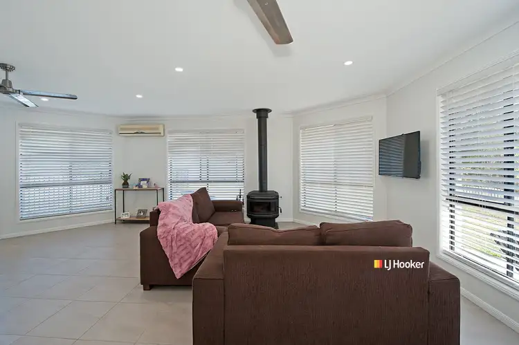 Sixth view of Homely house listing, 11 Sundoes Court, Kallangur QLD 4503