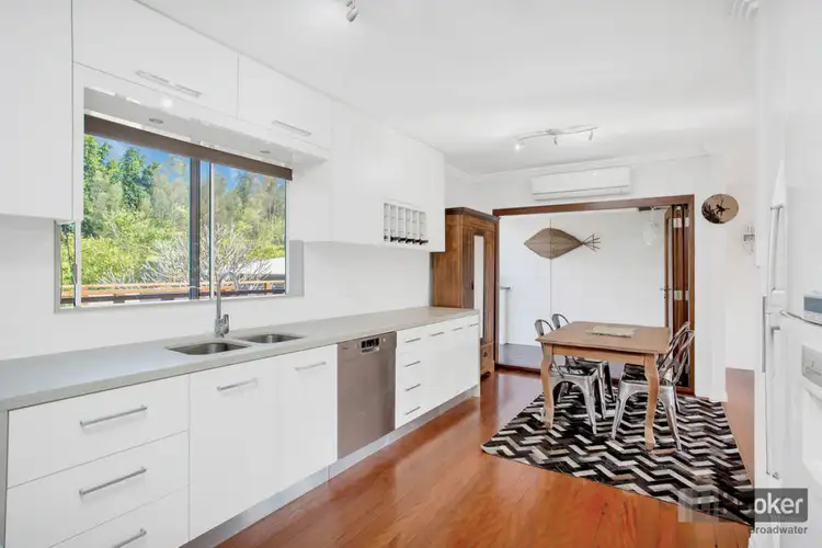 9 Buddeh Street, Hope Island QLD 4212