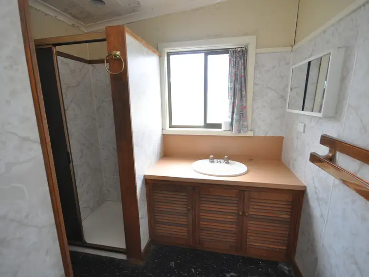 Sixth view of Homely house listing, 18 Ligar Street, Bairnsdale VIC 3875