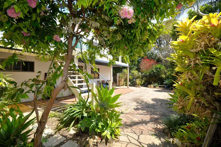11 Tallebudgera Drive, Palm Beach QLD 4221