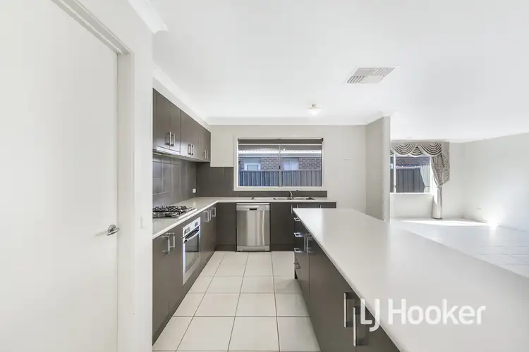 Seventh view of Homely house listing, 2 Shorey Place, Cranbourne West VIC 3977