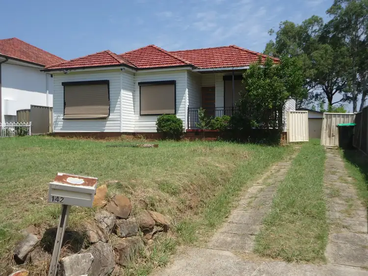142 Hoxton Park Road, Lurnea NSW 2170