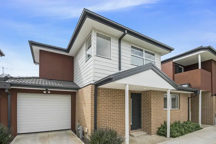 2/42 Eisenhower Street, Reservoir VIC 3073