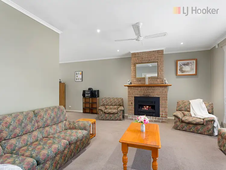 Fifth view of Homely house listing, 33 Sunnymeade Drive, Aberfoyle Park SA 5159