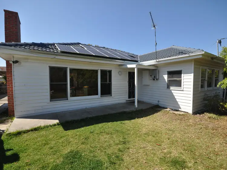10 Dean street, Bairnsdale VIC 3875