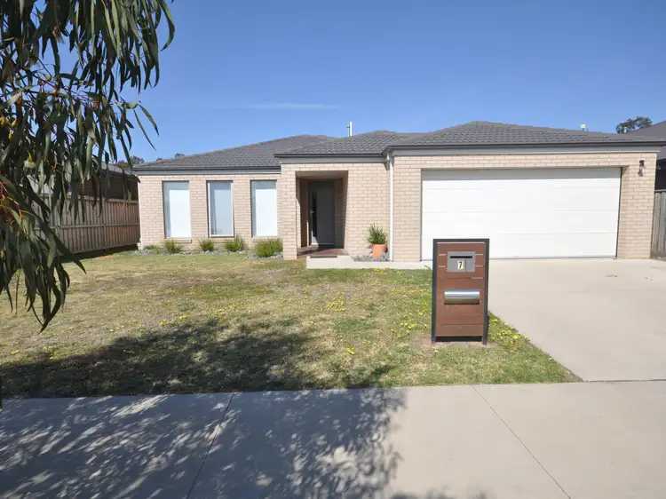 7 Whipbird Street, Bairnsdale VIC 3875